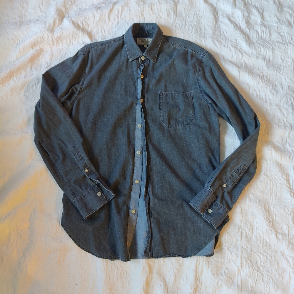 What Goes Around Comes Around chambray men's button down shirt. Small.